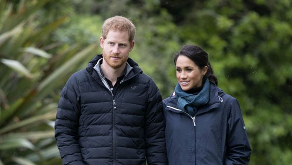 Britain's Prince Harry and Meghan, Duchess of Sussex walk together at Abel Tasman National Park in New Zealand, 29 October 2018 Britain's Prince Harry and Meghan, Duchess of Sussex walk together at Abel Tasman National Park in New Zealand, 29 October 2018 - Sputnik International