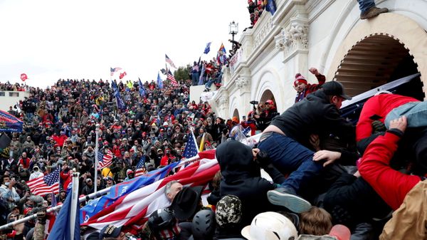  Pro-Trump protesters storm into the U.S. Capitol during clashes with police, during a rally to contest the certification of the 2020 U.S. presidential election results by the U.S. Congress, in Washington, U.S, January 6, 2021 - Sputnik International