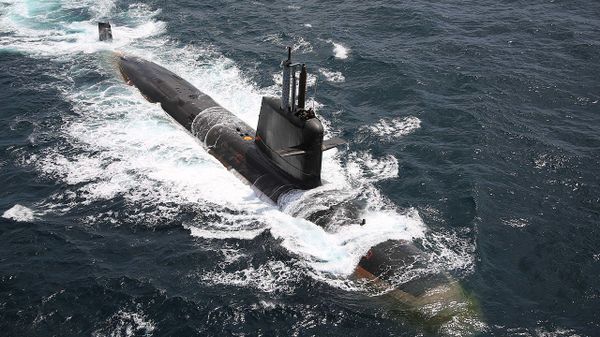 INS Kalvari first of six Scorpene class submarines constructed at Mazagon Dock under Project 75 (Kalvari Class) was commissioned into Indian Navy INS Kalvari first of six Scorpene class submarines constructed at Mazagon Dock under Project 75 (Kalvari Class) was commissioned into Indian Navy - Sputnik International