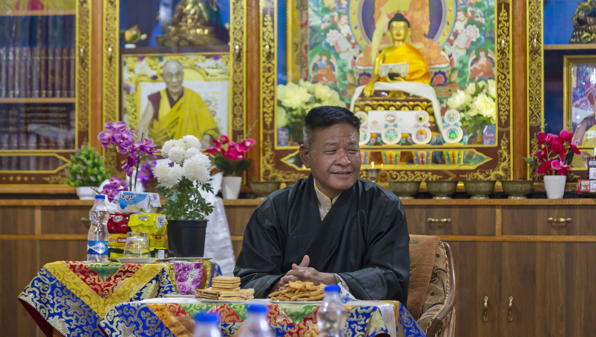 Penpa Tsering, the newly elected President of the Central Tibetan Administration, relaxes at the Ghadong monastery in Dharmsala, India, Thursday, May 27, 2021. Penpa Tsering, the newly elected President of the Central Tibetan Administration, relaxes at the Ghadong monastery in Dharmsala, India, Thursday, May 27, 2021. - Sputnik International, 1920, 05.06.2021