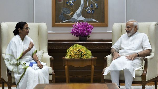 In this handout photo provided by the Press Information Bureau, Indian Prime Minister Narendra Modi meets with Chief Minister of West Bengal state Mamata Banerjee in New Delhi, India, Wednesday, Sept. 18, 2019. In this handout photo provided by the Press Information Bureau, Indian Prime Minister Narendra Modi meets with Chief Minister of West Bengal state Mamata Banerjee in New Delhi, India, Wednesday, Sept. 18, 2019. - Sputnik International