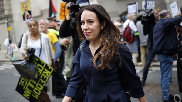 Stella Moris, the partner Wikileaks founder Julian Assange, leaves the Old Bailey court during a break for lunch, in central London on September 7, 2020, on the first day of the resumption of Assange's extradition hearing - Sputnik International