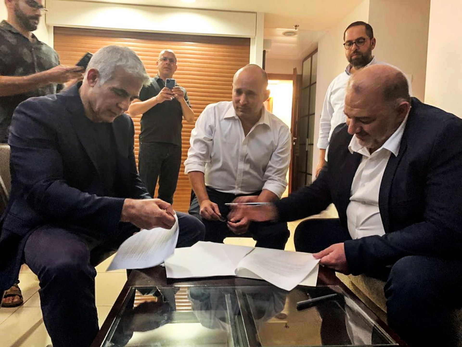 ‘Let Go’: Bennett Calls on Netanyahu to Step Down, Not ‘Leave Scorched Earth’ - Sputnik International, 1920, 07.06.2021