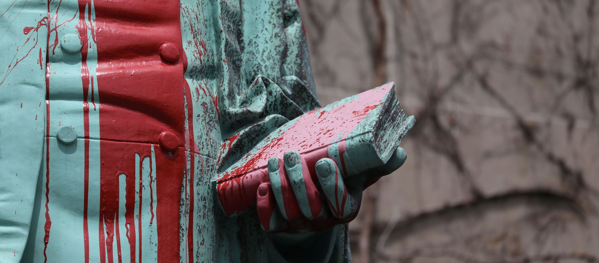 The defaced Ryerson University statue of Egerton Ryerson, who created the framework for Canada's residential indigenous school system, is seen following the discovery of the remains of 215 children on the site of British Columbia's former Kamloops Indian Residential School, in Toronto, Ontario, Canada June 3, 2021 The defaced Ryerson University statue of Egerton Ryerson, who created the framework for Canada's residential indigenous school system, is seen following the discovery of the remains of 215 children on the site of British Columbia's former Kamloops Indian Residential School, in Toronto, Ontario, Canada June 3, 2021 - Sputnik International, 1920, 13.07.2021
