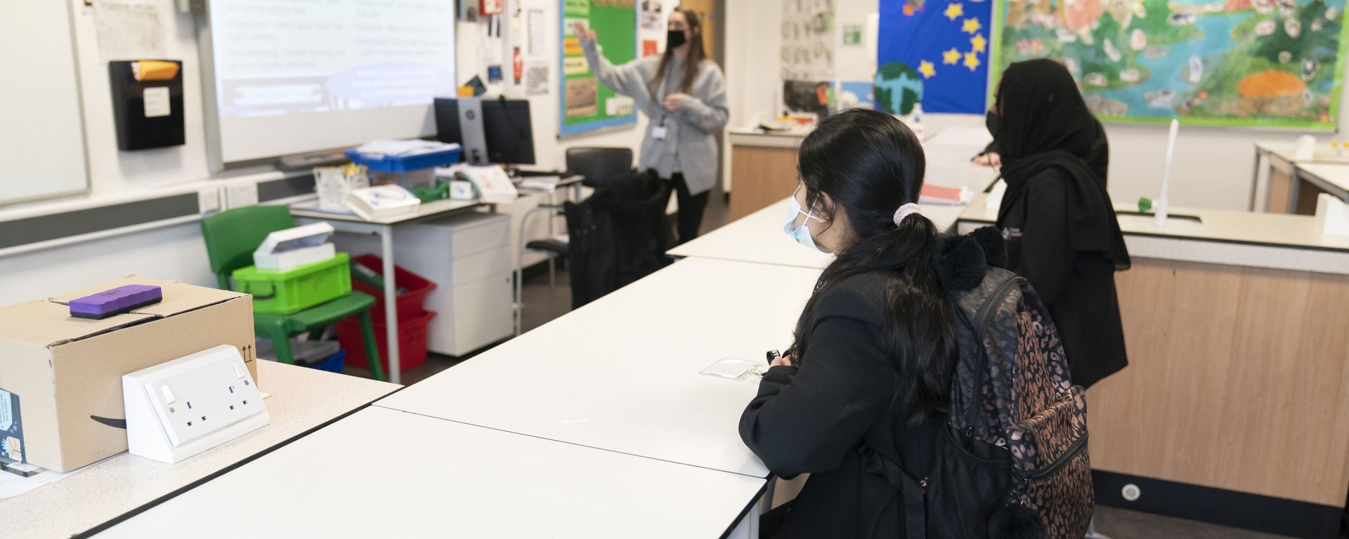 Pupils sit in a classroom at a school in in Manchester, England, Monday March 8, 2021 Pupils sit in a classroom at a school in in Manchester, England, Monday March 8, 2021 - Sputnik International, 1920, 21.08.2022