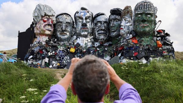 'Mount Recyclemore': Artist Sculpts G7 Leaders Out of Scrap Metal - Sputnik International