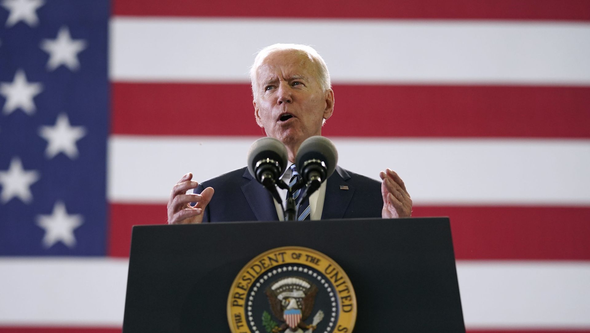 President Joe Biden speaks to American service members at RAF Mildenhall in Suffolk, England, Wednesday, June 9, 2021. President Joe Biden speaks to American service members at RAF Mildenhall in Suffolk, England, Wednesday, June 9, 2021. - Sputnik International, 1920, 09.06.2021