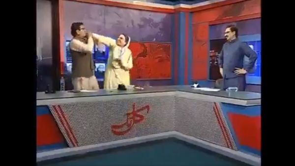 Physical fight between Pakistani politicians  - Sputnik International