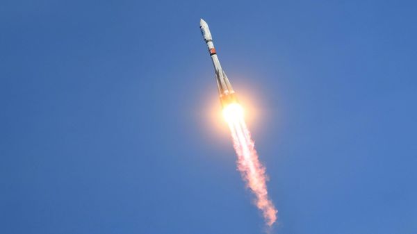 The launch of the Soyuz-2.1a carrier rocket with the Kanopus-V spacecraft No. 5 and No. 6 from the Vostochny cosmodrome. - Sputnik International
