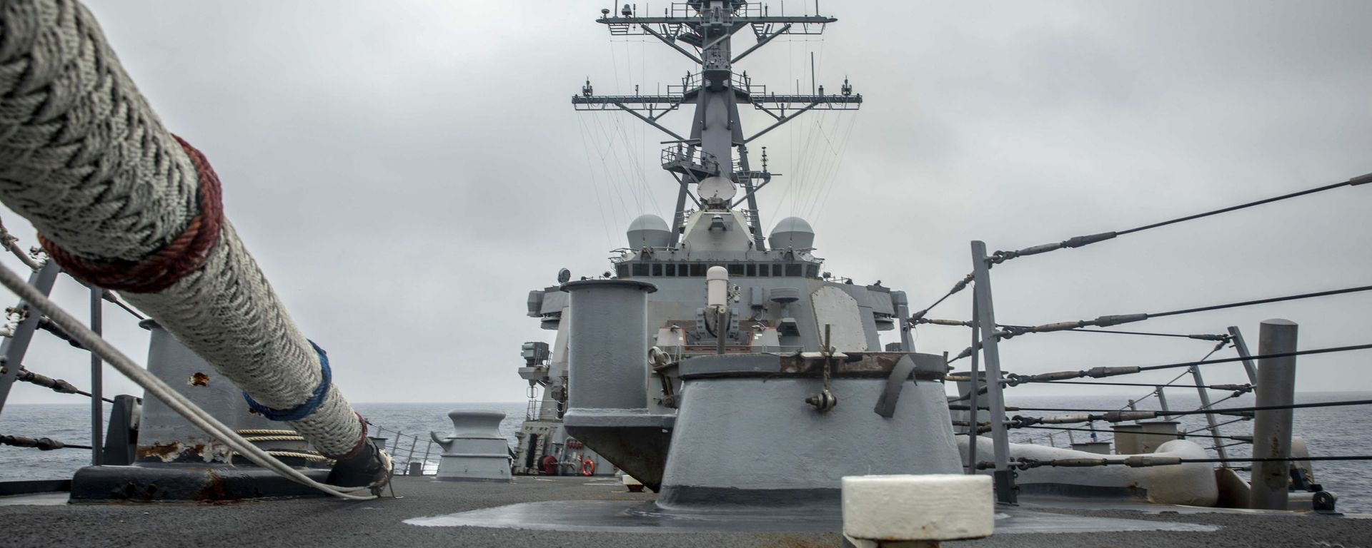 In this photo released by the U.S. Navy, the U.S. Arleigh Burke-class guided-missile destroyer USS Curtis Wilbur (DDG 54) conducts routine operations in the Taiwan Strait, May 18, 2021. In this photo released by the U.S. Navy, the U.S. Arleigh Burke-class guided-missile destroyer USS Curtis Wilbur (DDG 54) conducts routine operations in the Taiwan Strait, May 18, 2021. - Sputnik International, 1920, 23.06.2021