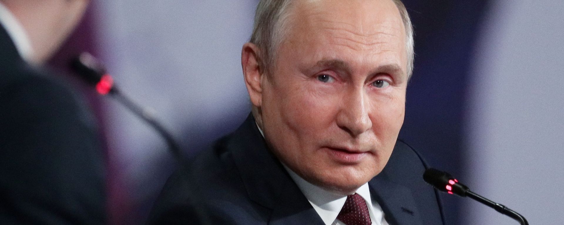 Russian President Vladimir Putin attends a session of the St. Petersburg International Economic Forum (SPIEF) in Saint Petersburg, Russia, June 4, 2021 - Sputnik International, 1920, 11.06.2021