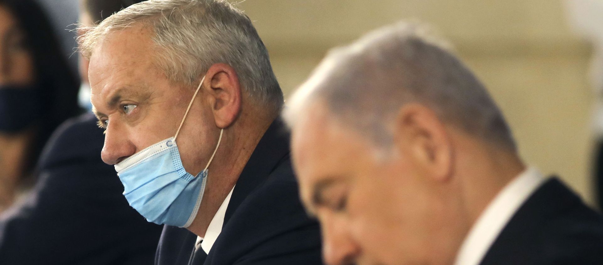 Israeli Prime Minister Benjamin Netanyahu, right, and Defence Minister Benny Gantz attend the weekly cabinet meeting in Jerusalem, Sunday, June 7, 2020. Israeli Prime Minister Benjamin Netanyahu, right, and Defence Minister Benny Gantz attend the weekly cabinet meeting in Jerusalem, Sunday, June 7, 2020. - Sputnik International, 1920, 12.06.2021