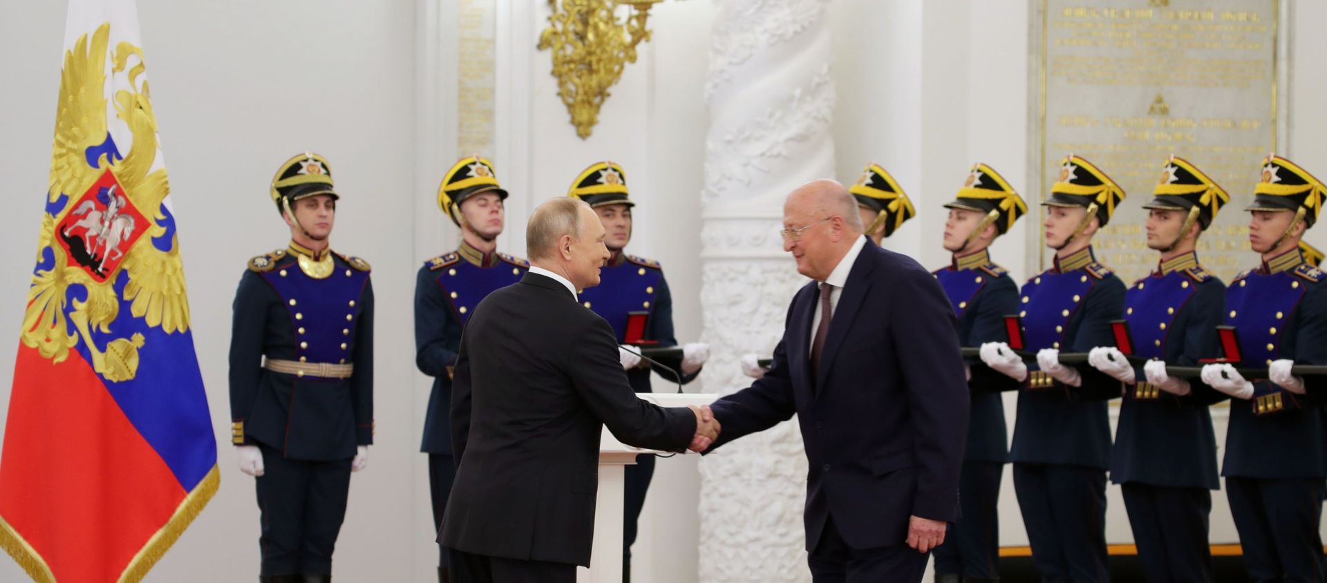Putin Awards State Prizes to Sputnik V Developers - Sputnik International, 1920