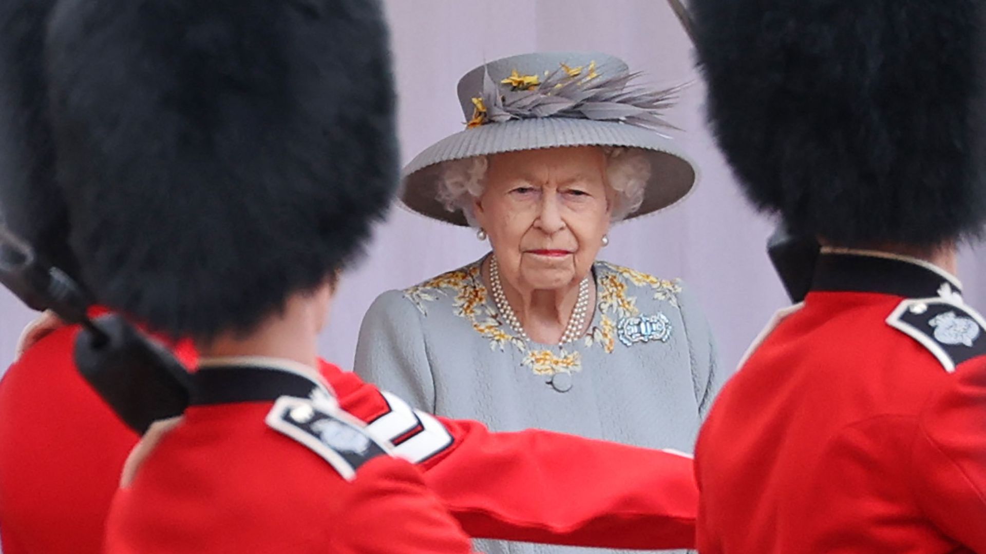 Britain's Queen Elizabeth II watches a military ceremony to mark her official birthday at Windsor Castle on June 12, 2021 in Windsor. Britain's Queen Elizabeth II watches a military ceremony to mark her official birthday at Windsor Castle on June 12, 2021 in Windsor. - Sputnik International, 1920, 13.06.2021