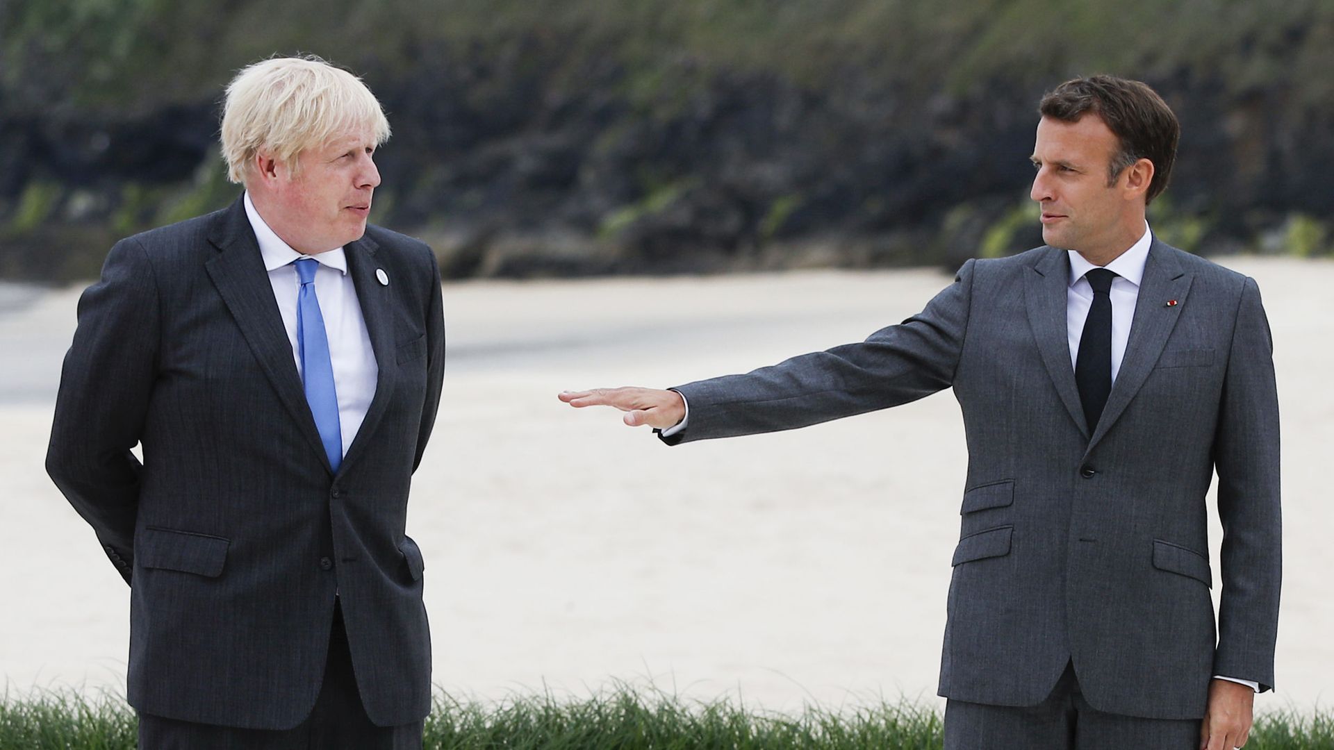British Prime Minister Boris Johnson, left, speaks with French President Emmanuel Macron during arrivals for the G7 meeting at the Carbis Bay Hotel in Carbis Bay, St. Ives, Cornwall, England British Prime Minister Boris Johnson, left, speaks with French President Emmanuel Macron during arrivals for the G7 meeting at the Carbis Bay Hotel in Carbis Bay, St. Ives, Cornwall, England - Sputnik International, 1920, 16.10.2021