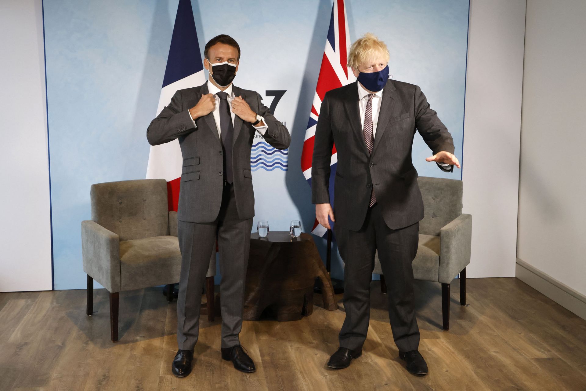 Britain's Prime Minister Boris Johnson and France's President Emmanuel Macron take part in a bilateral meeting during the G7 summit in Carbis bay, Cornwall on June 12, 2021. Britain's Prime Minister Boris Johnson and France's President Emmanuel Macron take part in a bilateral meeting during the G7 summit in Carbis bay, Cornwall on June 12, 2021. - Sputnik International, 1920, 16.10.2021