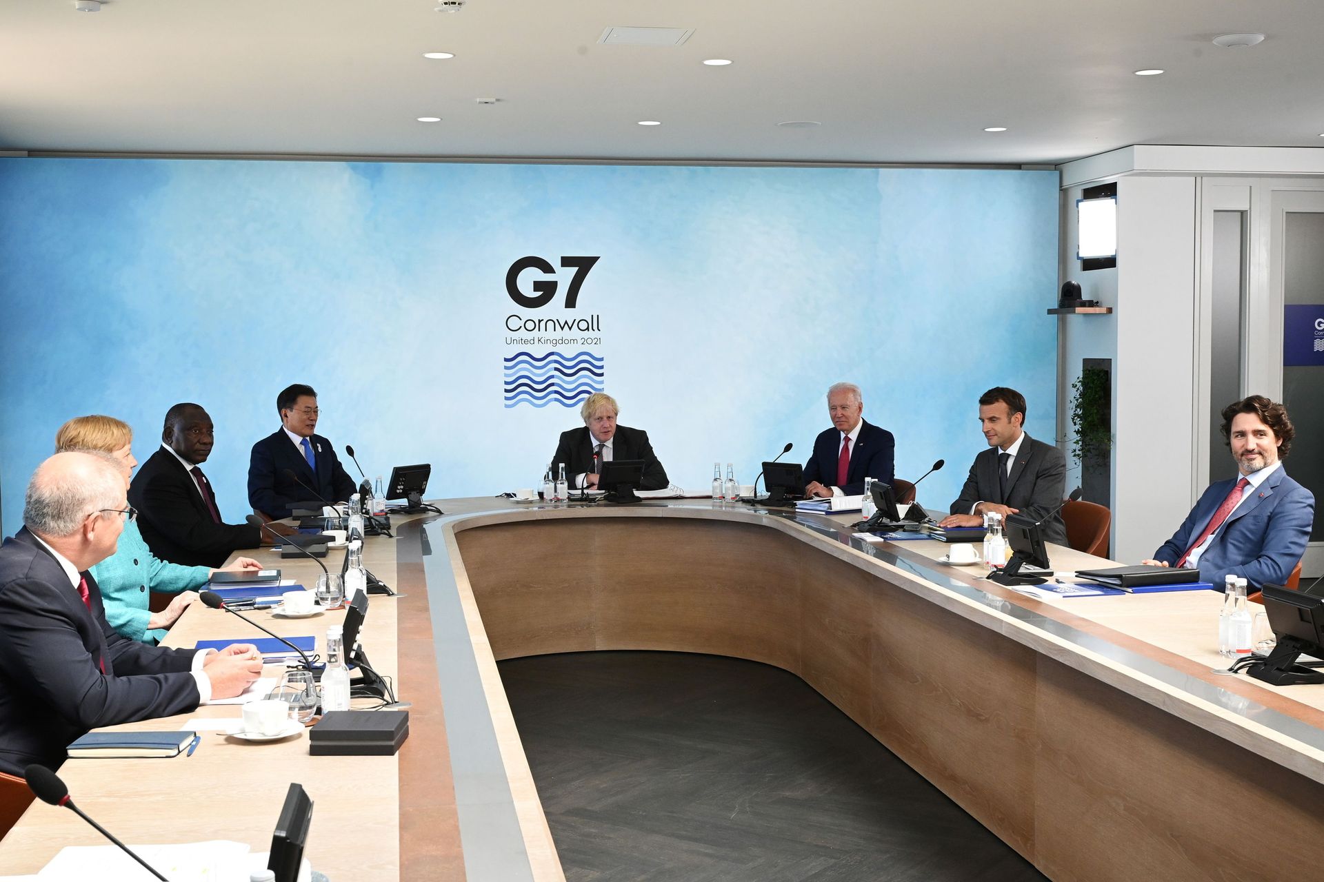 British Prime Minister Boris Johnson, U.S. President Joe Biden, France's President Emmanuel Macron, Canadian Prime Minister Justin Trudeau, Australia's Prime Minister Scott Morrison, German Chancellor Angela Merkel, South Africa's President Cyril Ramaphosa and South Korea's President Moon Jae-in attend a working session during G7 summit in Carbis Bay, Cornwall, Britain, June 12, 2021. British Prime Minister Boris Johnson, U.S. President Joe Biden, France's President Emmanuel Macron, Canadian Prime Minister Justin Trudeau, Australia's Prime Minister Scott Morrison, German Chancellor Angela Merkel, South Africa's President Cyril Ramaphosa and South Korea's President Moon Jae-in attend a working session during G7 summit in Carbis Bay, Cornwall, Britain, June 12, 2021. - Sputnik International, 1920, 18.10.2021