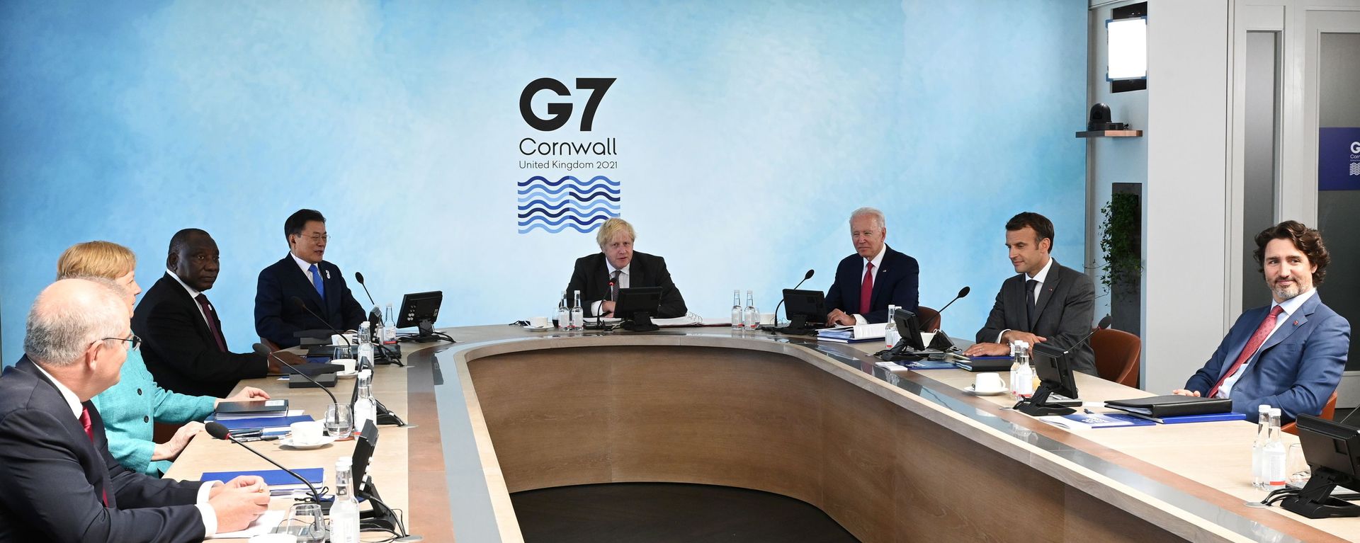 British Prime Minister Boris Johnson, U.S. President Joe Biden, France's President Emmanuel Macron, Canadian Prime Minister Justin Trudeau, Australia's Prime Minister Scott Morrison, German Chancellor Angela Merkel, South Africa's President Cyril Ramaphosa and South Korea's President Moon Jae-in attend a working session during G7 summit in Carbis Bay, Cornwall, Britain, June 12, 2021.  - Sputnik International, 1920, 19.09.2021