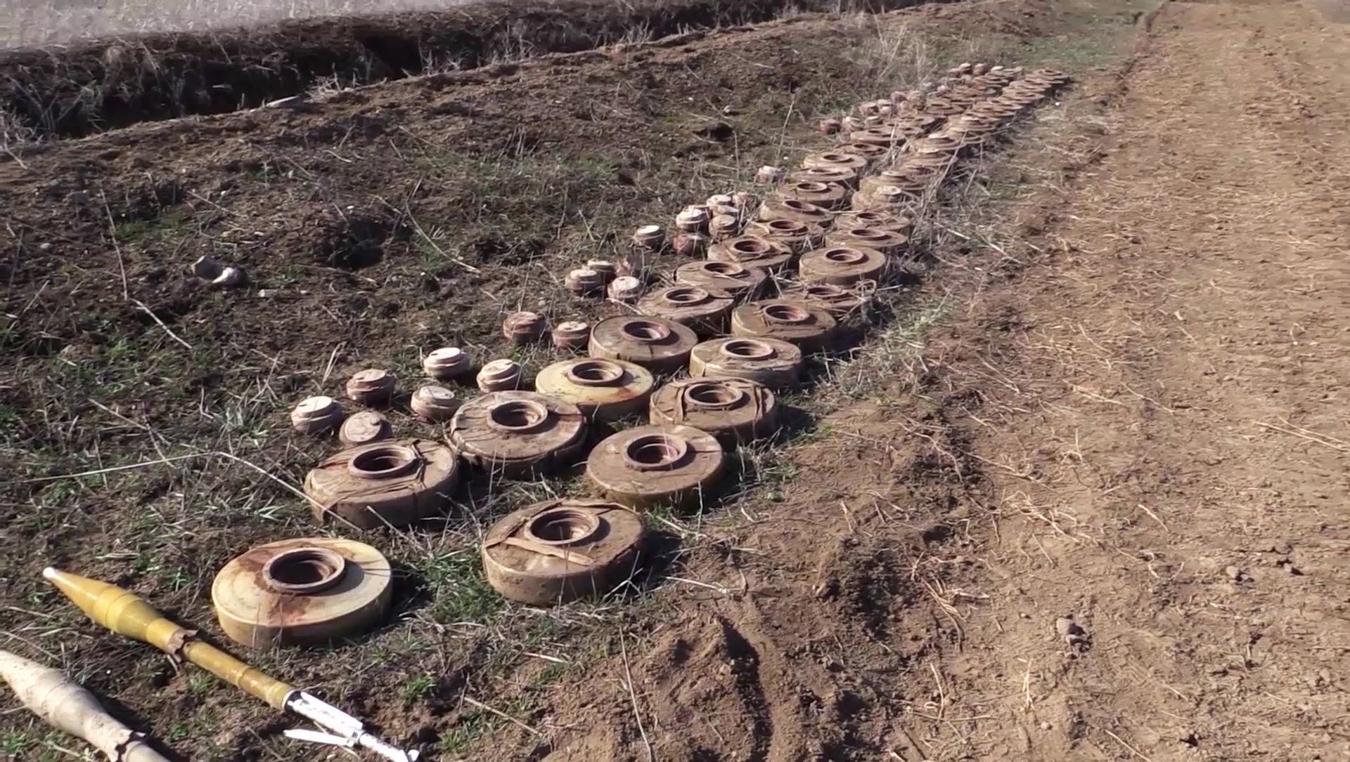 Pashinyan Says Yerevan Handed Over 'Substantial, But Small' Part of Minefield Maps to Baku Pashinyan Says Yerevan Handed Over 'Substantial, But Small' Part of Minefield Maps to Baku - Sputnik International, 1920, 13.06.2021