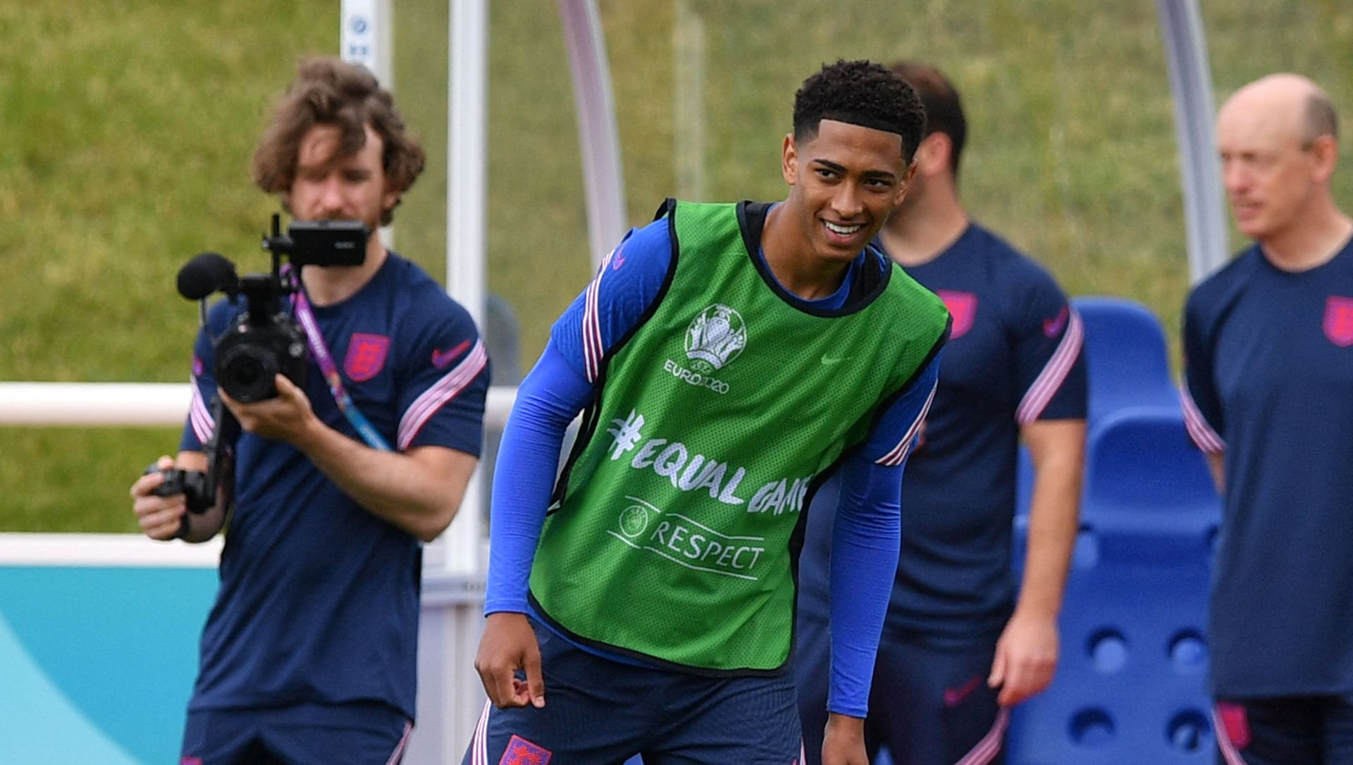 England's midfielder Jude Bellingham takes part in their MD-1 training session at St George’s Park in Burton-on-Trent, central England, on June 12, 2021 on the eve of their UEFA EURO 2020 match against Croatia. England's midfielder Jude Bellingham takes part in their MD-1 training session at St George’s Park in Burton-on-Trent, central England, on June 12, 2021 on the eve of their UEFA EURO 2020 match against Croatia. - Sputnik International, 1920, 14.06.2021