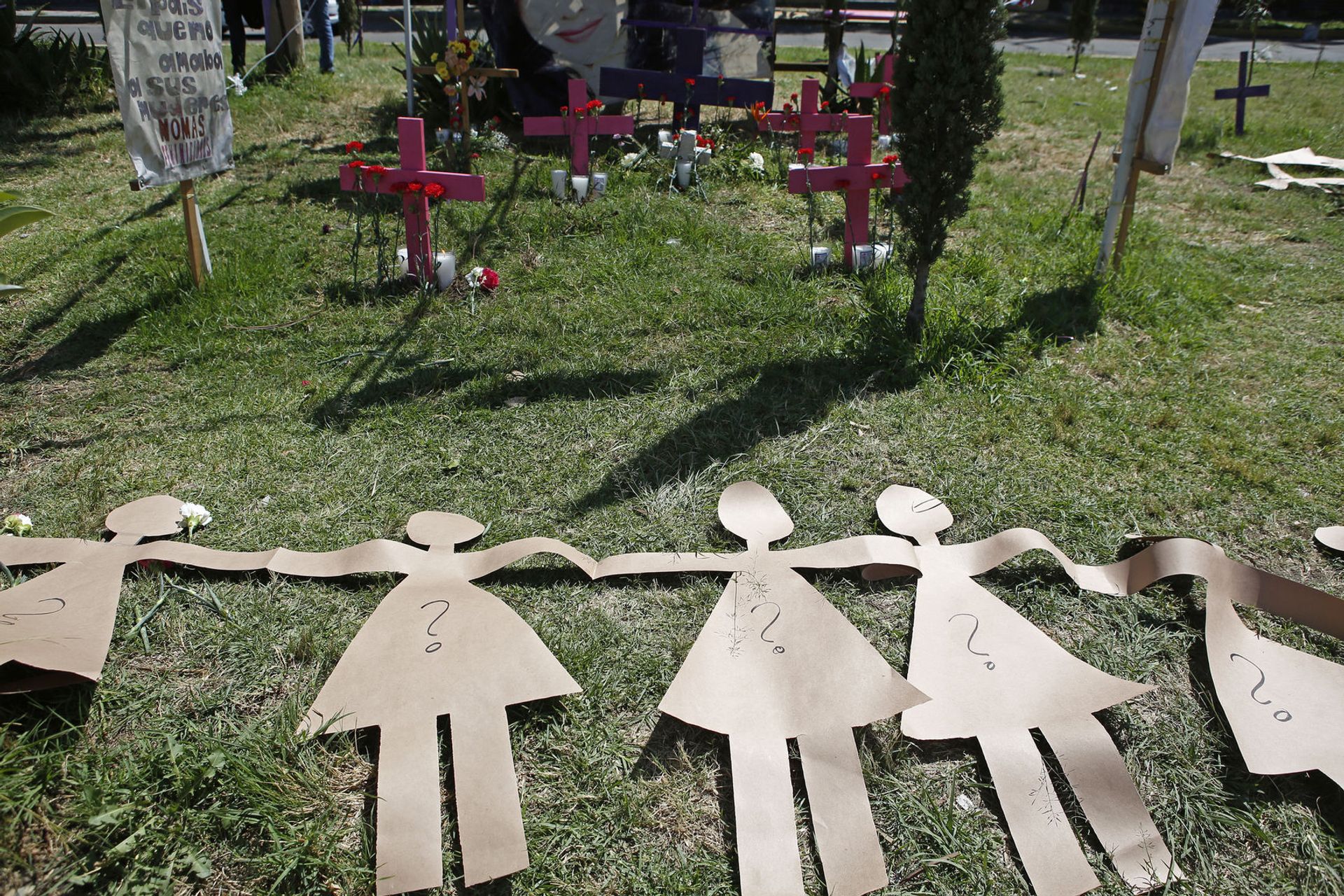 Mexican Authorities Unearth Remains of 17 Victims Underneath Home of Suspected Serial Killer Mexican Authorities Unearth Remains of 17 Victims Underneath Home of Suspected Serial Killer - Sputnik International, 1920, 14.06.2021