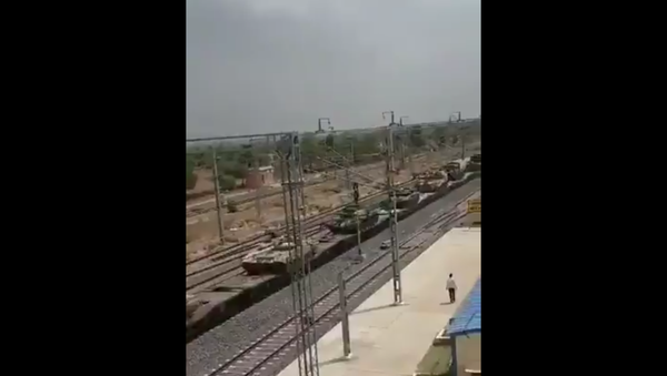India Conducts Trial of Weapons-Loaded Train  - Sputnik International