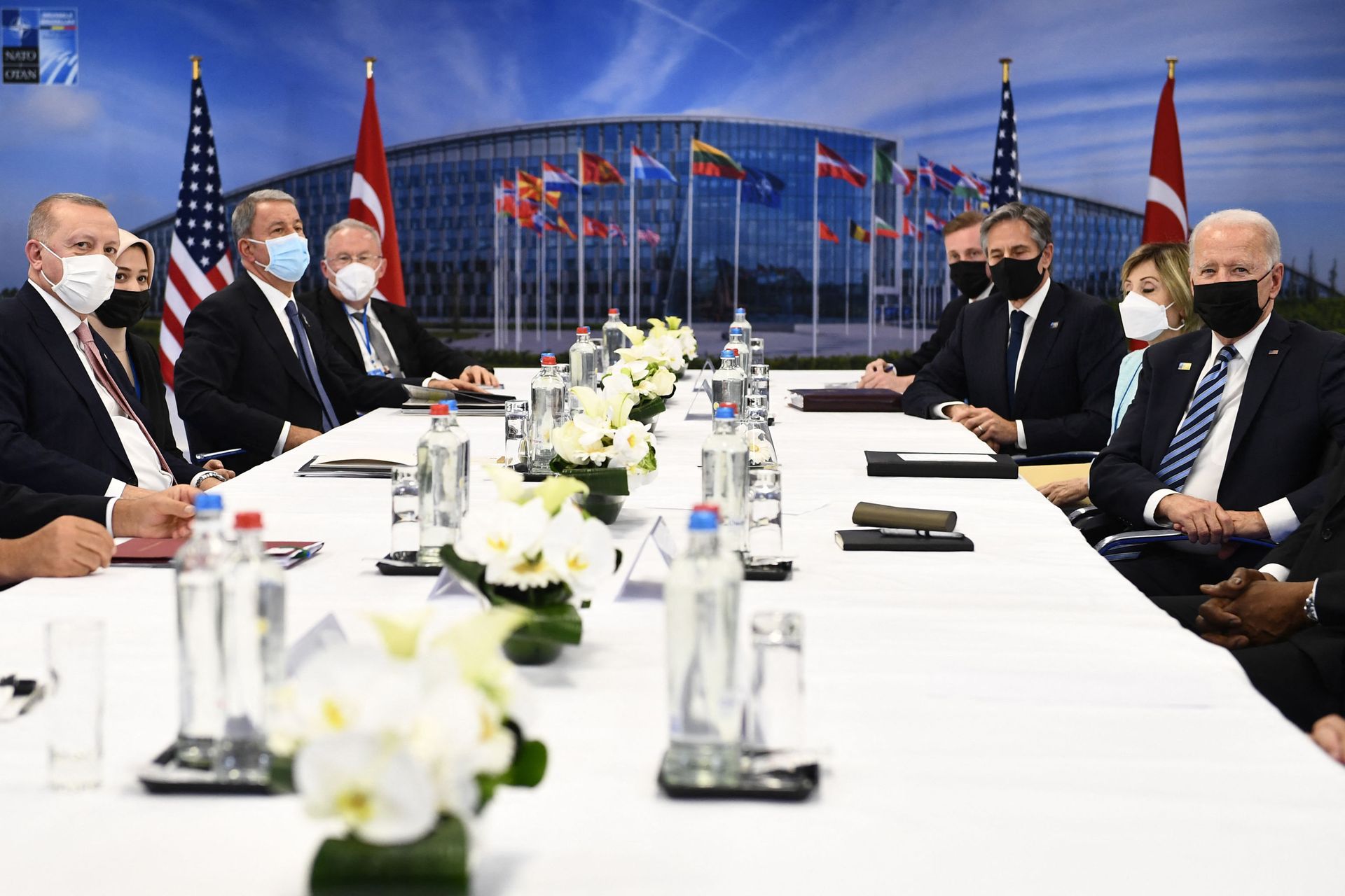 Turkey's President Recep Tayyip Erdogan (L) and US President Joe Biden (R) attend a bilateral meeting on the sidelines of the NATO summit at the North Atlantic Treaty Organization (NATO) headquarters in Brussels on June 14, 2021. - Sputnik International, 1920, 14.11.2022