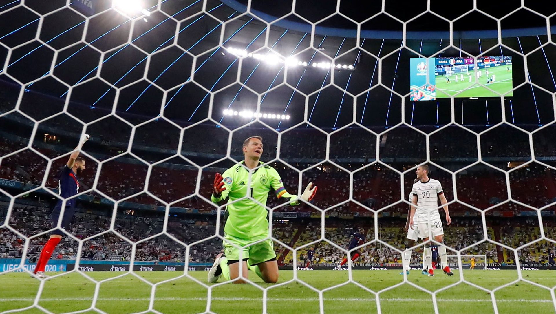 Germany's Manuel Neuer reacts before a goal scored by France's Kylian Mbappe is disallowed for offside, June 15, 2021 Germany's Manuel Neuer reacts before a goal scored by France's Kylian Mbappe is disallowed for offside, June 15, 2021 - Sputnik International, 1920, 15.06.2021