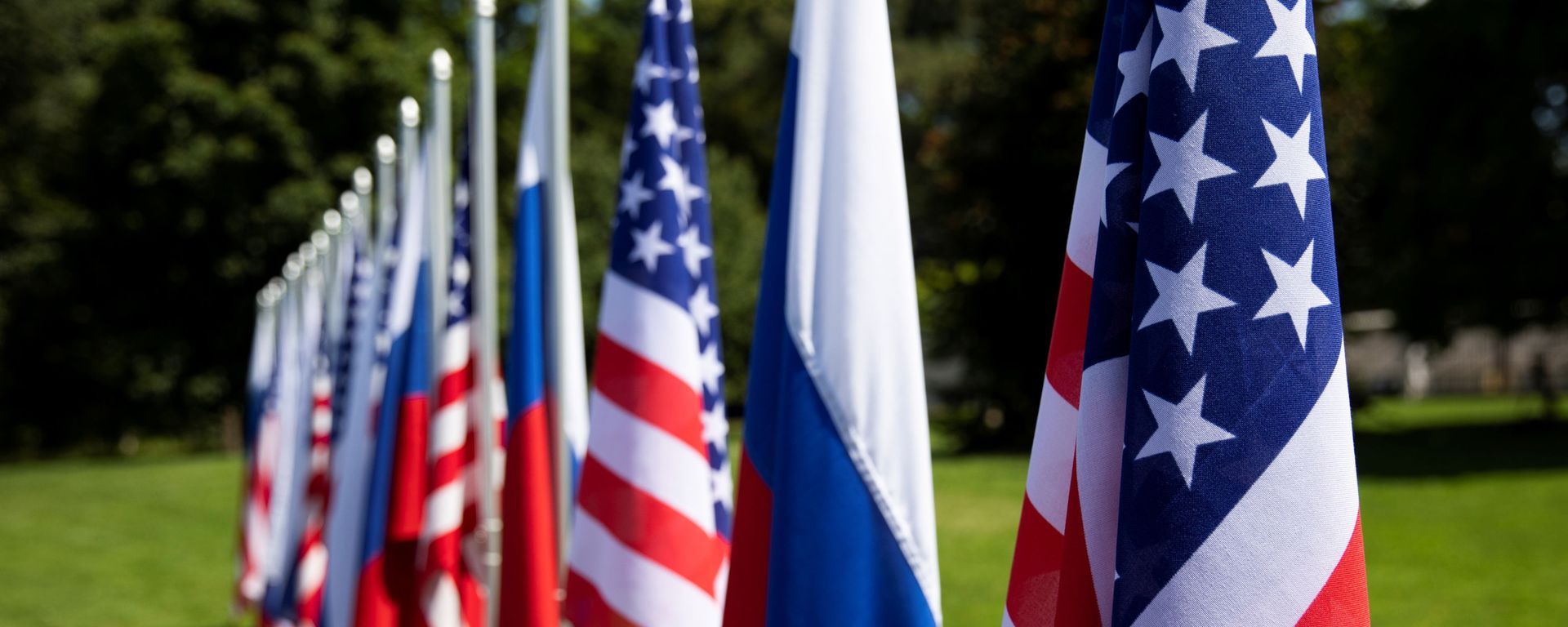 Flags of the U.S., Russia and Switzerland are pictured in the garden in front of villa La Grange, one day prior to the meeting of U.S. President Joe Biden and Russian President Vladimir Putin in Geneva, Switzerland Flags of the U.S., Russia and Switzerland are pictured in the garden in front of villa La Grange, one day prior to the meeting of U.S. President Joe Biden and Russian President Vladimir Putin in Geneva, Switzerland - Sputnik International, 1920, 20.06.2021