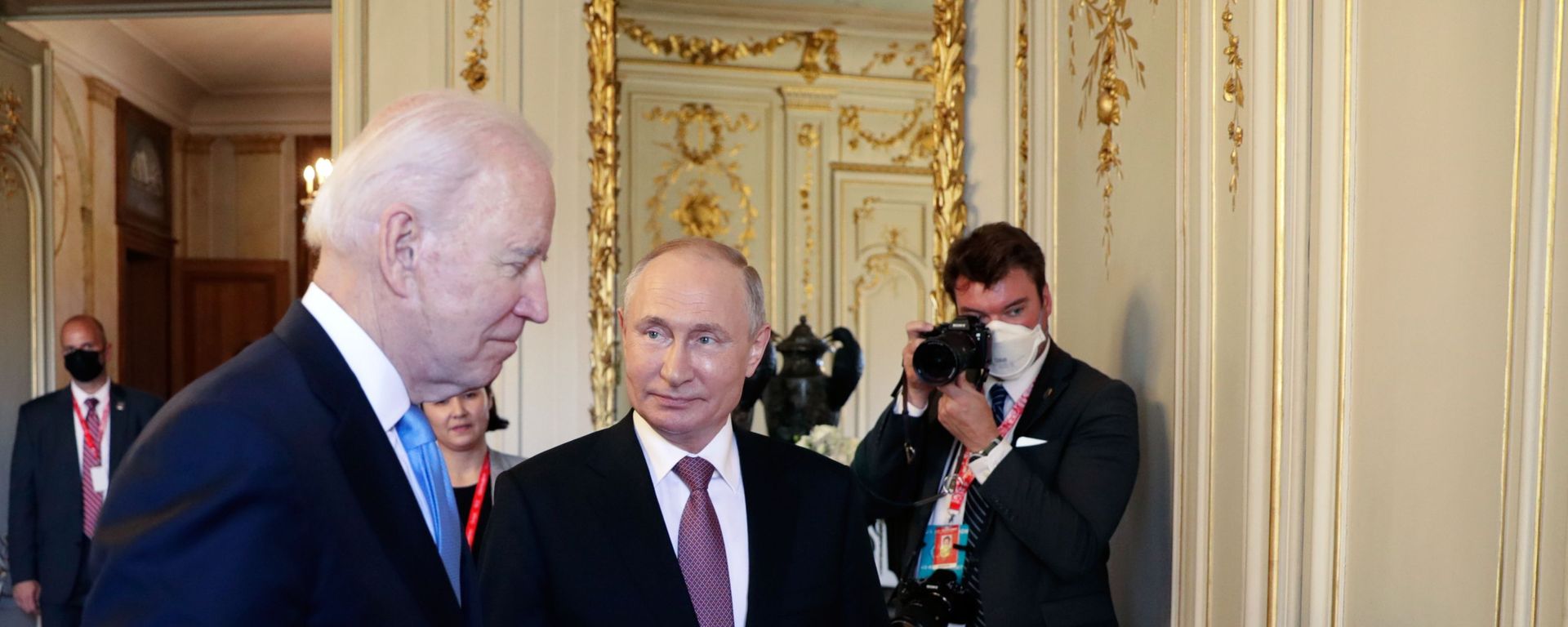 Russian President Vladimir Putin and US President Joe Biden Meet in Geneva Russian President Vladimir Putin and US President Joe Biden Meet in Geneva - Sputnik International, 1920, 17.06.2021