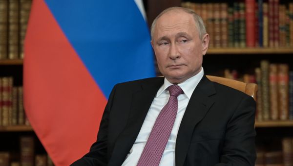 Russian President Vladimir Putin attends a meeting with US President Joe Biden at the Villa La Grange in Geneva, Switzerland - Sputnik International