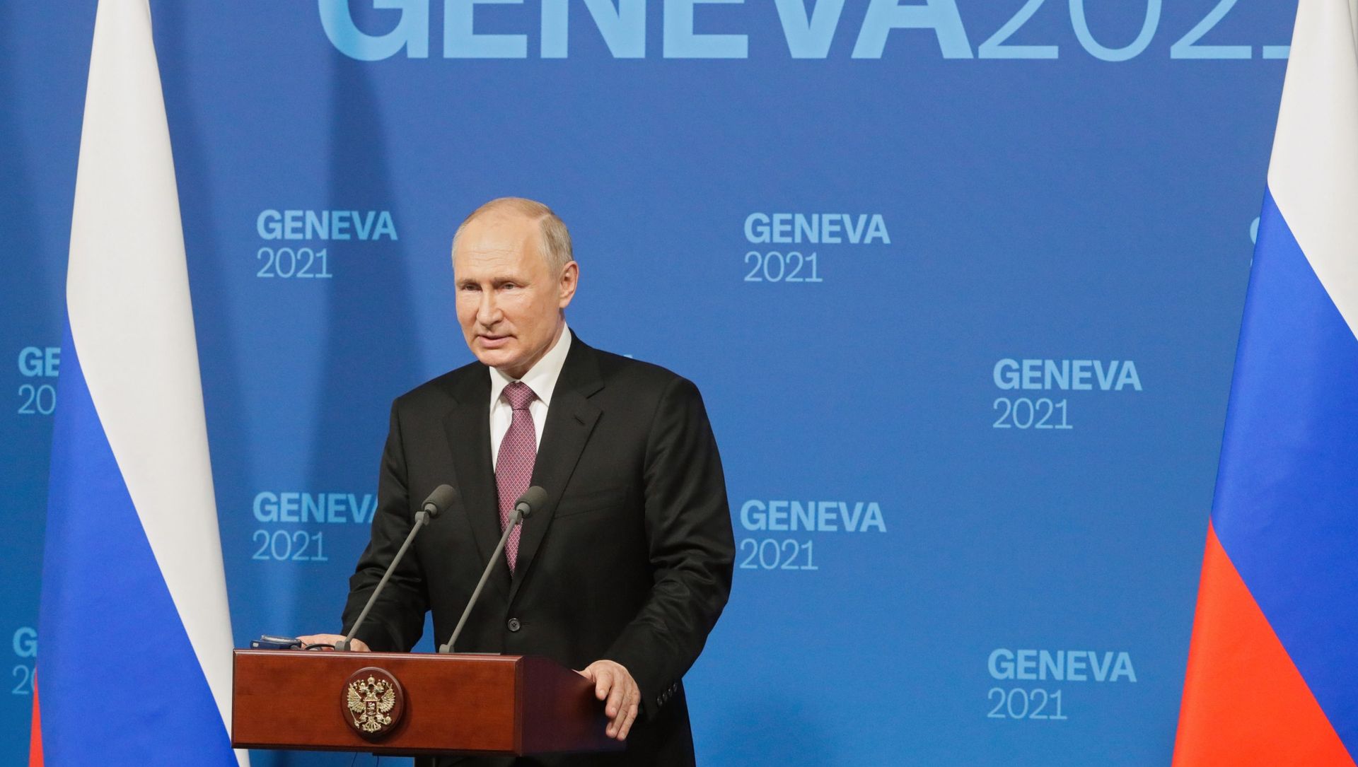 Vladimir Putin gives a press conference following a meeting with Joe Biden in Geneva Vladimir Putin gives a press conference following a meeting with Joe Biden in Geneva - Sputnik International, 1920, 17.06.2021