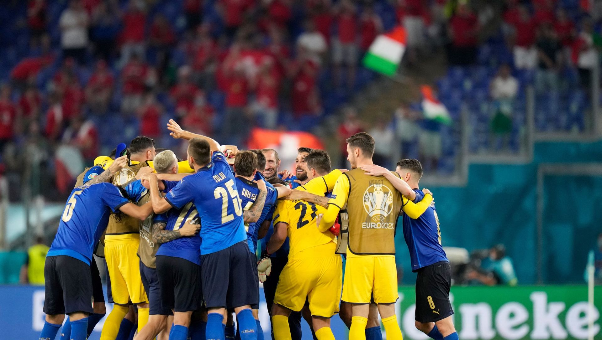 Italy's players celebrate their win after the UEFA EURO 2020 Group A football match between Italy and Switzerland at the Olympic Stadium in Rome on June 16, 2021 Italy's players celebrate their win after the UEFA EURO 2020 Group A football match between Italy and Switzerland at the Olympic Stadium in Rome on June 16, 2021 - Sputnik International, 1920, 16.06.2021