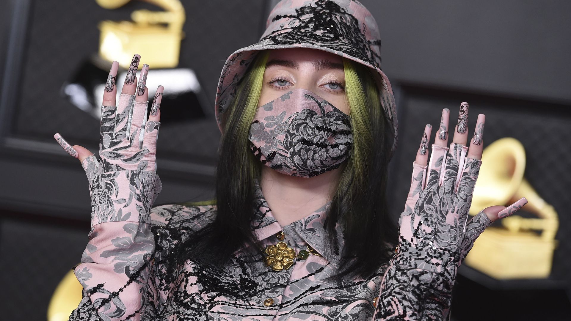 Billie Eilish arrives at the 63rd annual Grammy Awards at the Los Angeles Convention Center on Sunday, March 14, 2021 Billie Eilish arrives at the 63rd annual Grammy Awards at the Los Angeles Convention Center on Sunday, March 14, 2021 - Sputnik International, 1920, 17.06.2021