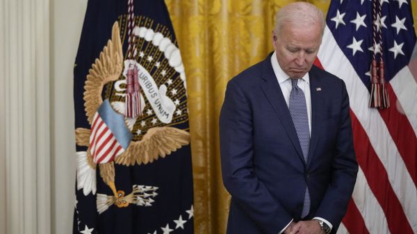 Poll: Biden's Approval Rating Down to 50%, Lowest to Date - Sputnik International
