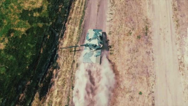 Russia First Floating Tank - Sputnik International
