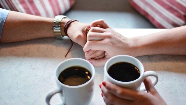 People at a cafe - Sputnik International