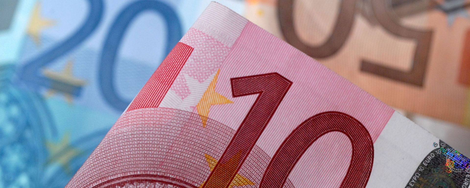 A picture illustration of euro banknotes, April 25, 2014.    REUTERS/Dado Ruvic/File Photo - Sputnik International, 1920, 20.06.2021