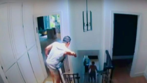   Naked Intruder kills the pets - Sputnik International