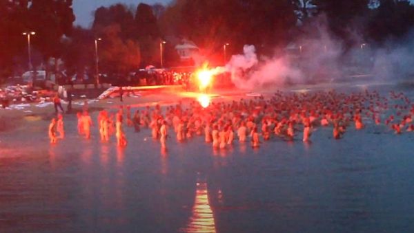 Dark Mofo winter solstice nude swim  - Sputnik International