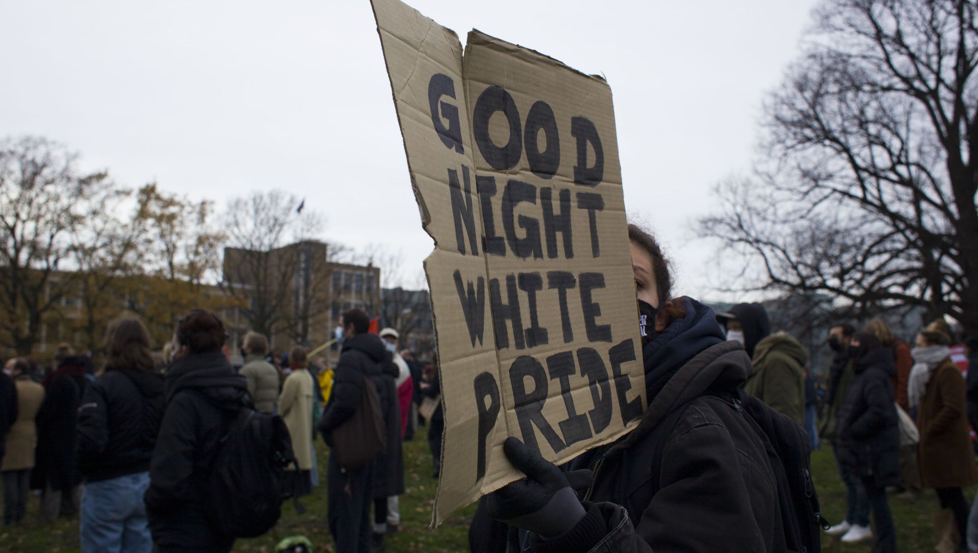 A woman holds a placard during an anti-racism rally organized by KOZP, Kick Out Zwarte Piet, or Kick Out Black Pete, in The Hague, Netherlands, Sunday, Dec. 6, 2020. A woman holds a placard during an anti-racism rally organized by KOZP, Kick Out Zwarte Piet, or Kick Out Black Pete, in The Hague, Netherlands, Sunday, Dec. 6, 2020. - Sputnik International, 1920, 23.06.2021
