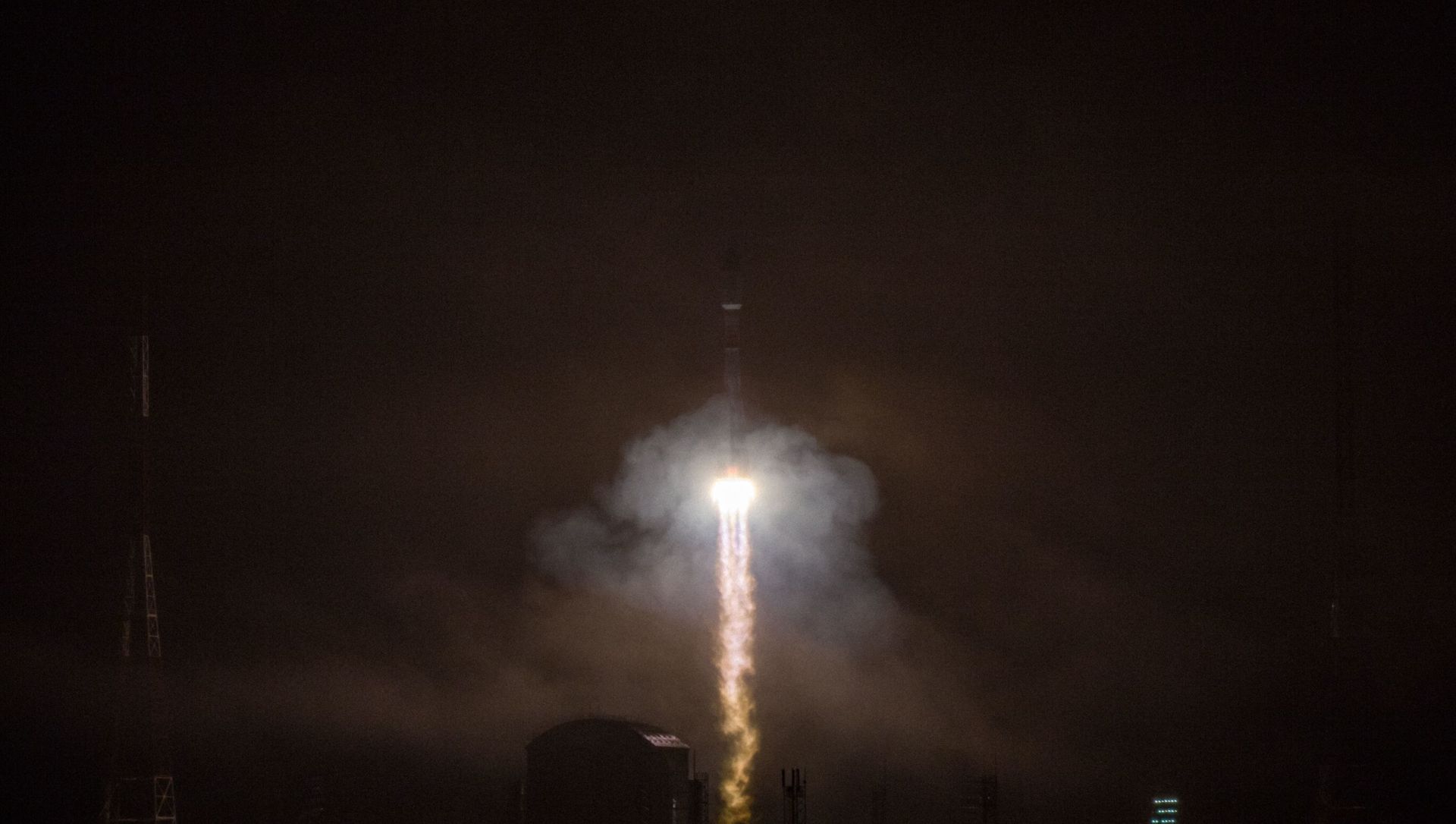 Launch of the Soyuz-2.1b carrier rocket with the Fregat upper stage and 36 new OneWeb spacecraft as part of mission 47 from the Vostochny cosmodrome. Launch of the Soyuz-2.1b carrier rocket with the Fregat upper stage and 36 new OneWeb spacecraft as part of mission 47 from the Vostochny cosmodrome. - Sputnik International, 1920, 23.06.2021