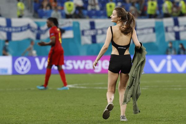 Gorgeous Female Fans Cheer National Teams at EURO 2020 Gorgeous Female Fans Cheer National Teams at EURO 2020 - Sputnik International