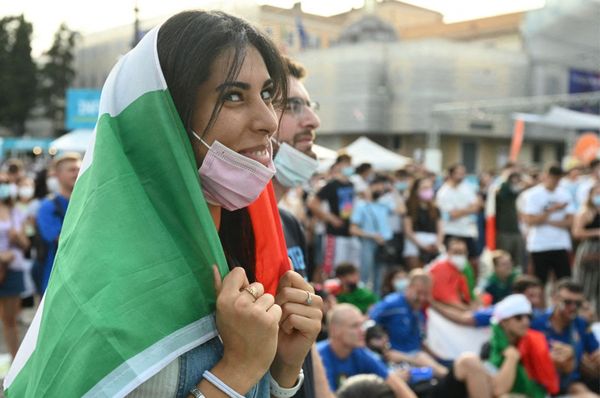 Gorgeous Female Fans Cheer National Teams at EURO 2020 Gorgeous Female Fans Cheer National Teams at EURO 2020 - Sputnik International