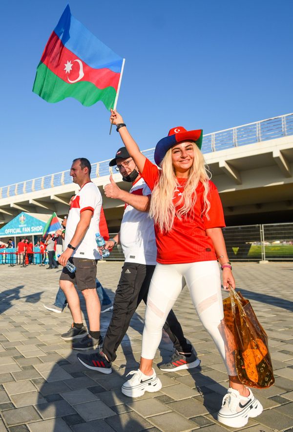 Gorgeous Female Fans Cheer National Teams at EURO 2020 Gorgeous Female Fans Cheer National Teams at EURO 2020 - Sputnik International