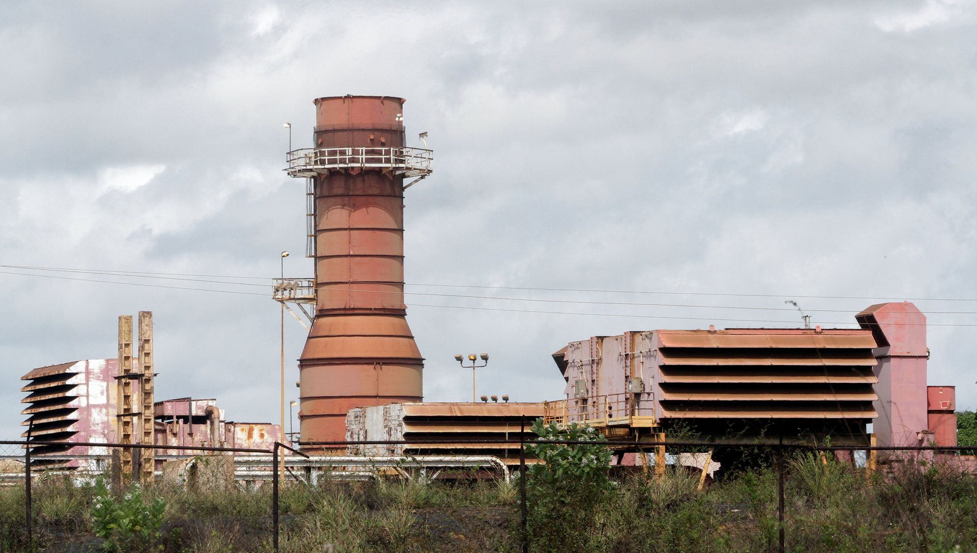 A power plant for steel production is seen in Puerto Ordaz, Venezuela May 18, 2021. The plant was built by a company, Derwick Associates Corp, owned by Venezuelan businessman Alejandro Betancourt. A power plant for steel production is seen in Puerto Ordaz, Venezuela May 18, 2021. The plant was built by a company, Derwick Associates Corp, owned by Venezuelan businessman Alejandro Betancourt. - Sputnik International, 1920, 23.06.2021