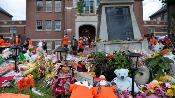 A memorial on the grounds of the former Kamloops Indian Residential School is seen in Kamloops, British Columbia, Canada, 5 June 2021 - Sputnik International