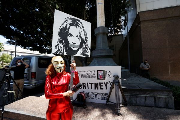 Gabriela Ruiz holding a sign protests in support of pop star Britney Spears. Gabriela Ruiz holding a sign protests in support of pop star Britney Spears. - Sputnik International