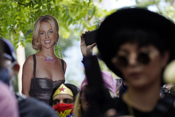 A cut-out of Britney Spears outside the court. A cut-out of Britney Spears outside the court. - Sputnik International