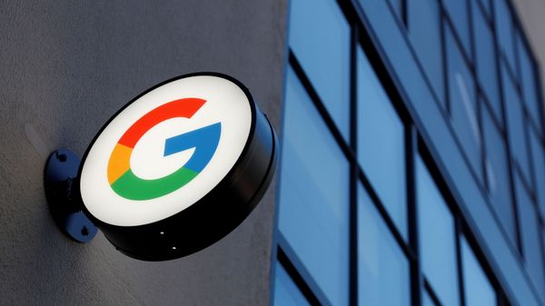 A sign is seen at the entrance to the Google retail store in the Chelsea neighborhood of New York City, U.S., June 17, 2021 - Sputnik International